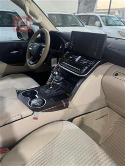 تۆیۆتا لاند کروزەر